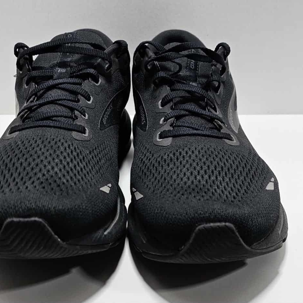 Brooks Black Athletic Shoes Mens Sz 11